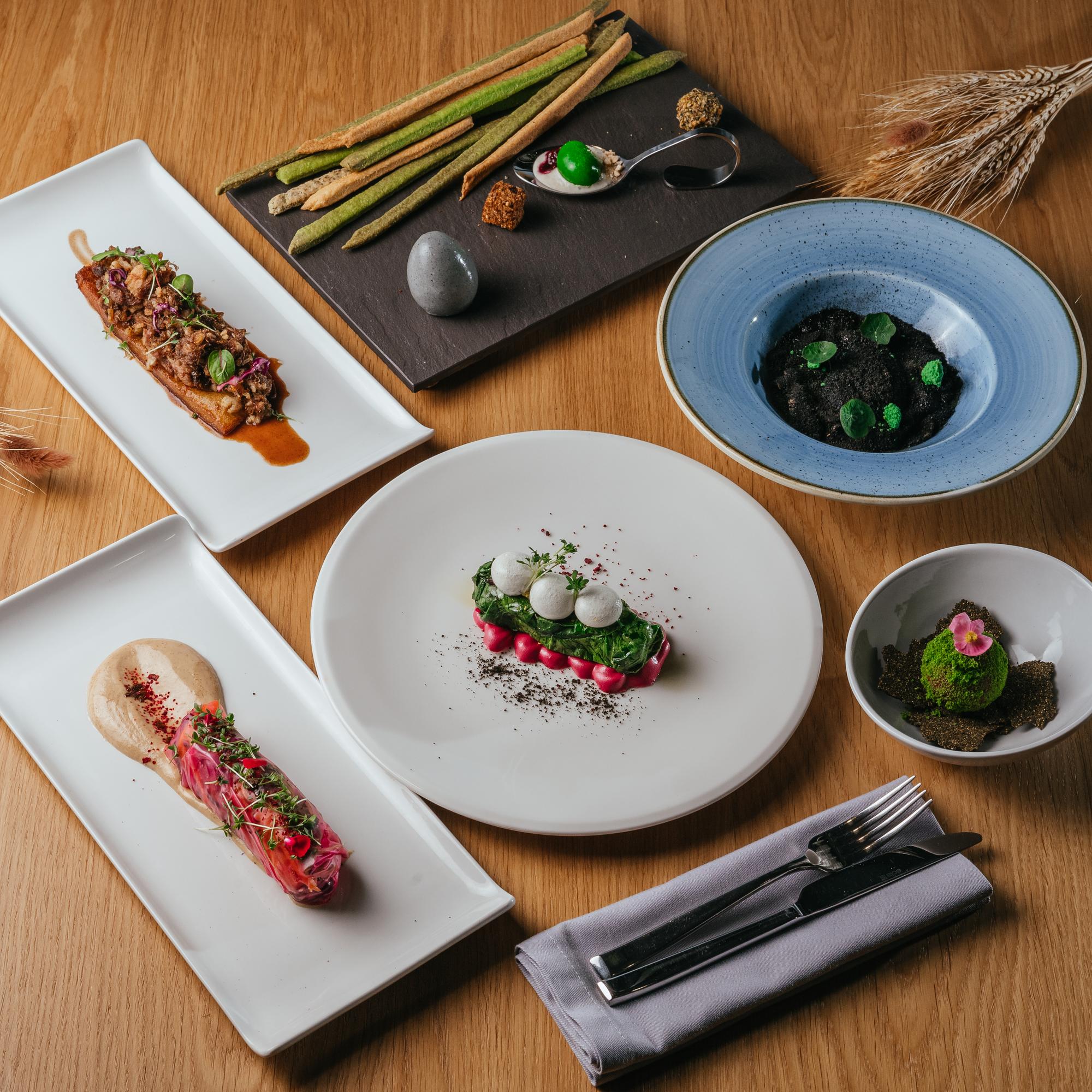 Pricing illustrative setup with plated dishes